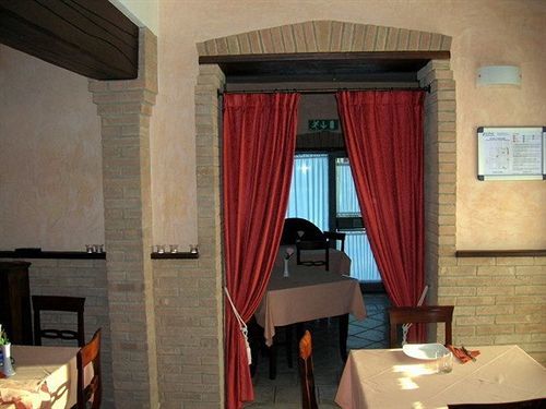 Hotel Fontana Rubiera Luaran gambar